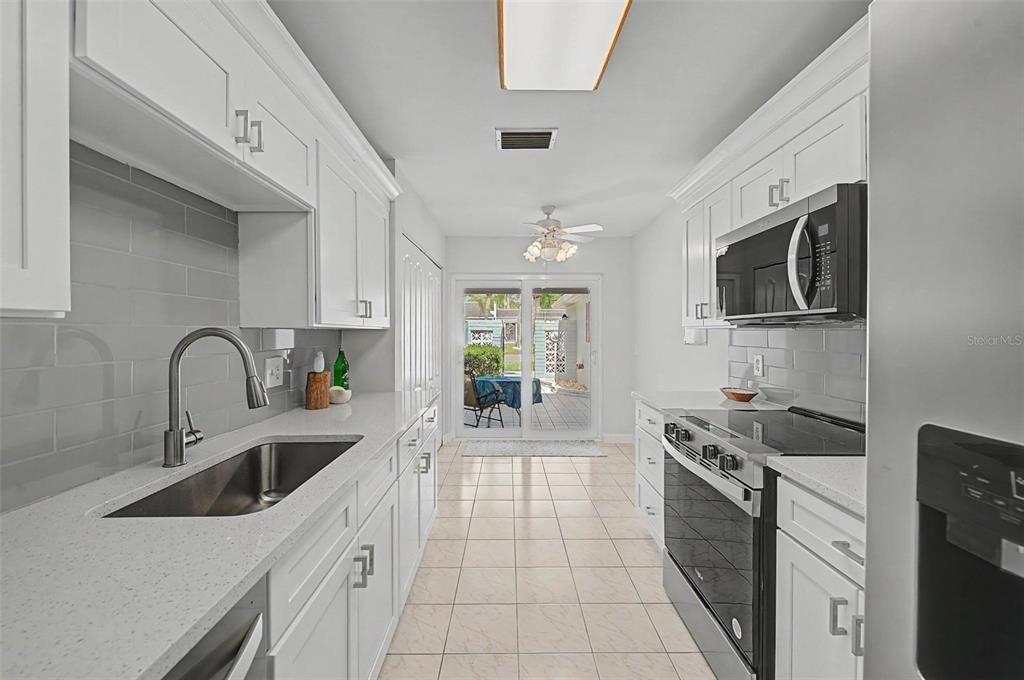En Venta: $400,000 (2 camas, 2 baños, 1400 Pies cuadrados)