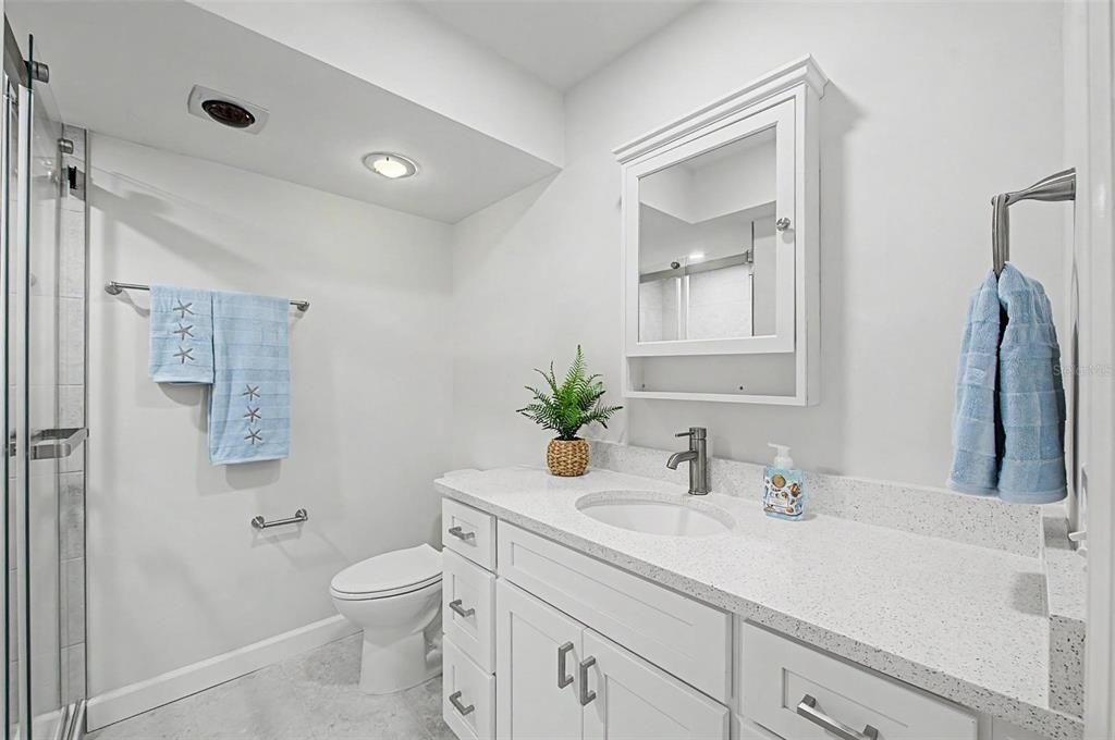 En Venta: $400,000 (2 camas, 2 baños, 1400 Pies cuadrados)
