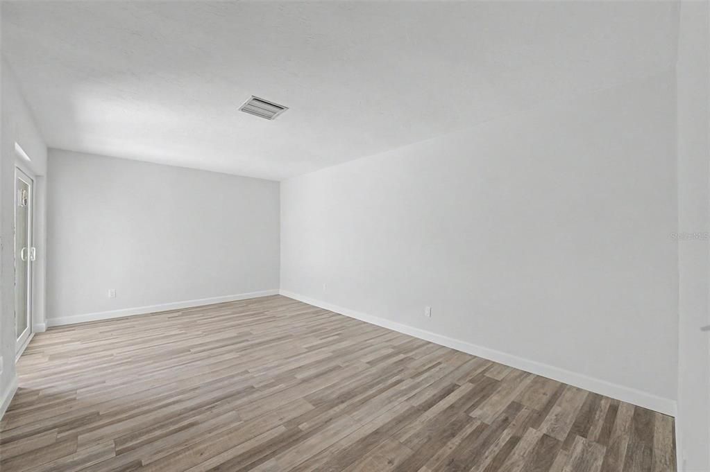 En Venta: $400,000 (2 camas, 2 baños, 1400 Pies cuadrados)