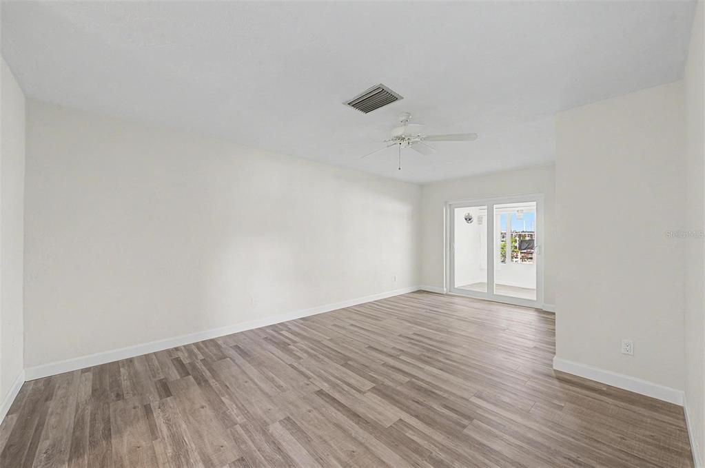 En Venta: $400,000 (2 camas, 2 baños, 1400 Pies cuadrados)