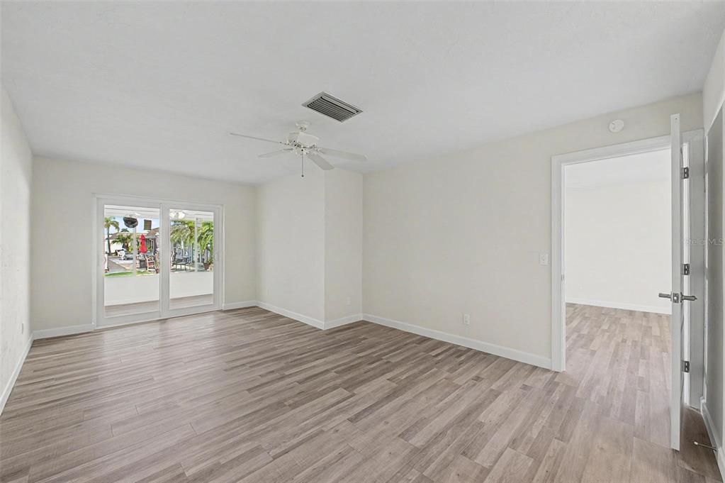 En Venta: $400,000 (2 camas, 2 baños, 1400 Pies cuadrados)