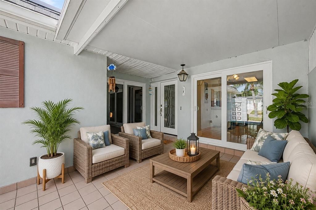 En Venta: $400,000 (2 camas, 2 baños, 1400 Pies cuadrados)