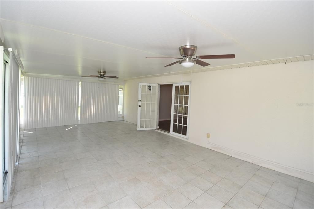 For Rent: $1,875 (3 beds, 2 baths, 1272 Square Feet)