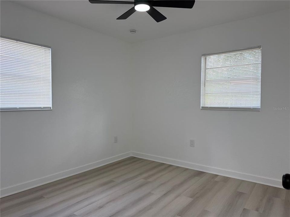 En Venta: $329,900 (4 camas, 2 baños, 1290 Pies cuadrados)