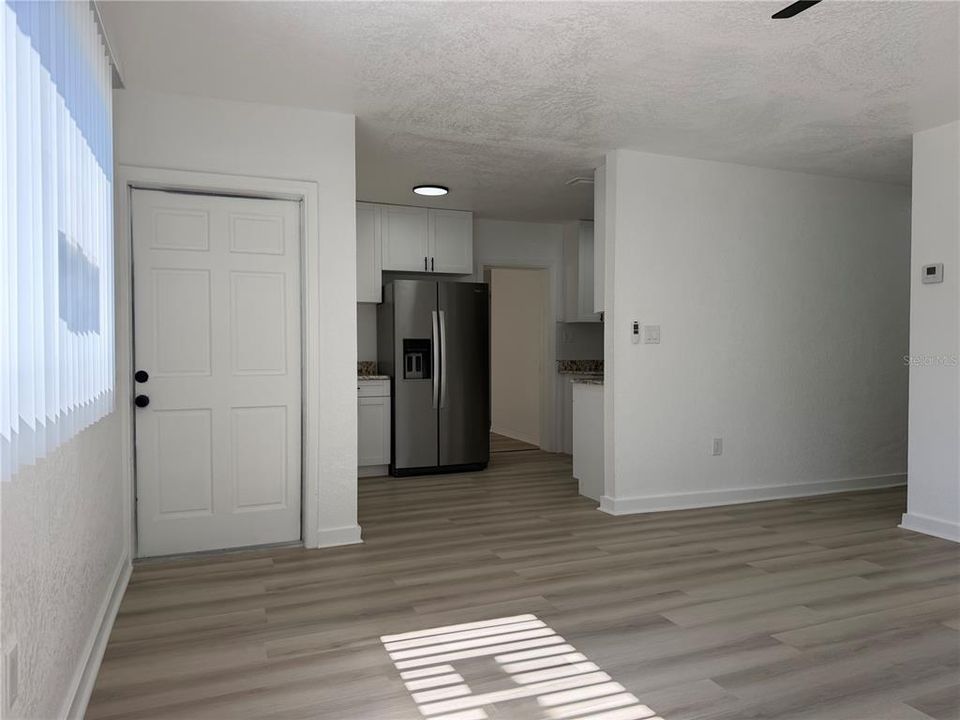 En Venta: $329,900 (4 camas, 2 baños, 1290 Pies cuadrados)