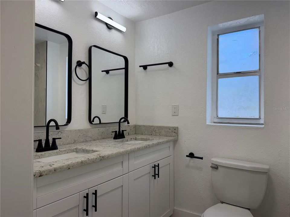 En Venta: $329,900 (4 camas, 2 baños, 1290 Pies cuadrados)