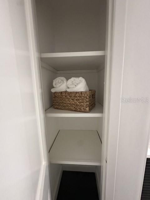 For Sale: $194,500 (1 beds, 1 baths, 650 Square Feet)