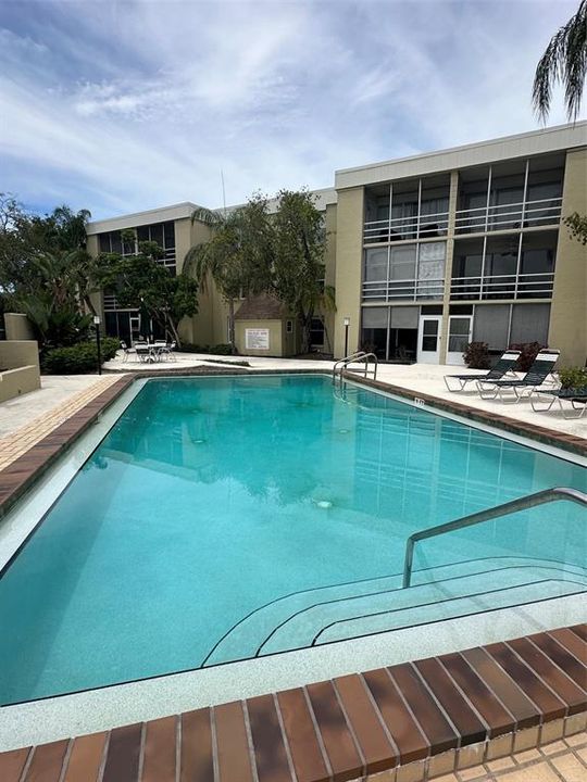 For Sale: $194,500 (1 beds, 1 baths, 650 Square Feet)