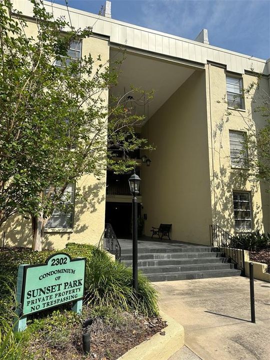 For Sale: $194,500 (1 beds, 1 baths, 650 Square Feet)