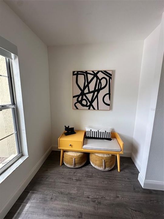 For Sale: $194,500 (1 beds, 1 baths, 650 Square Feet)