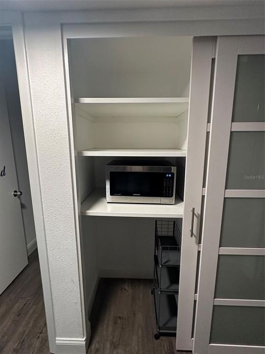 For Sale: $194,500 (1 beds, 1 baths, 650 Square Feet)