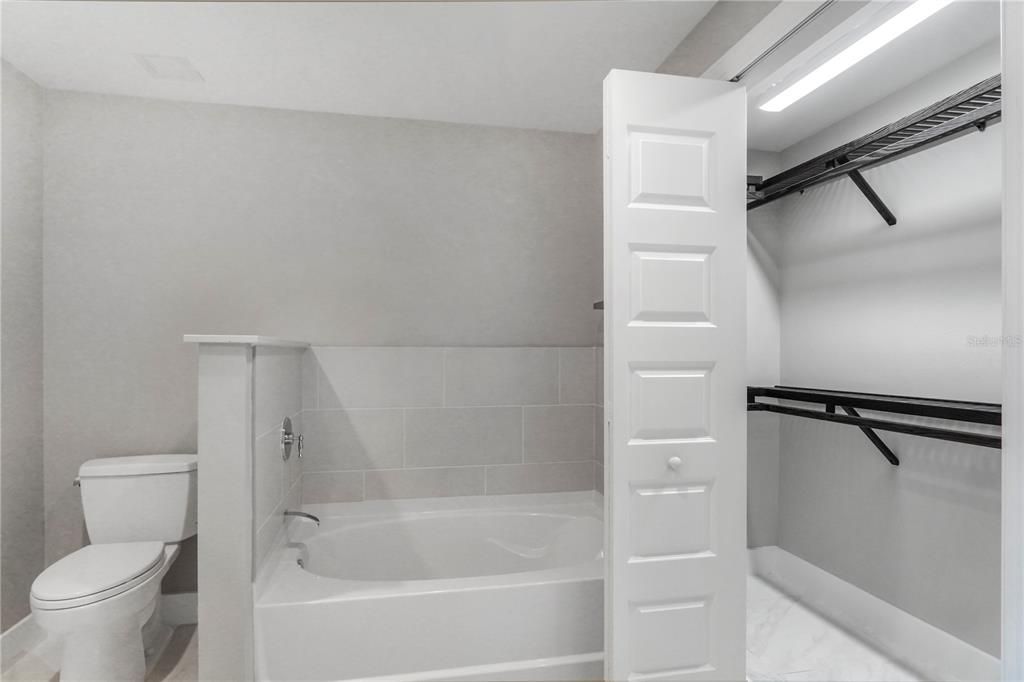 For Rent: $3,750 (3 beds, 3 baths, 1568 Square Feet)