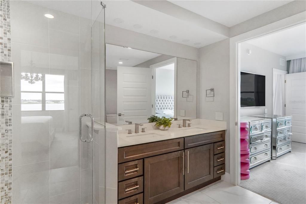 For Rent: $3,750 (3 beds, 3 baths, 1568 Square Feet)