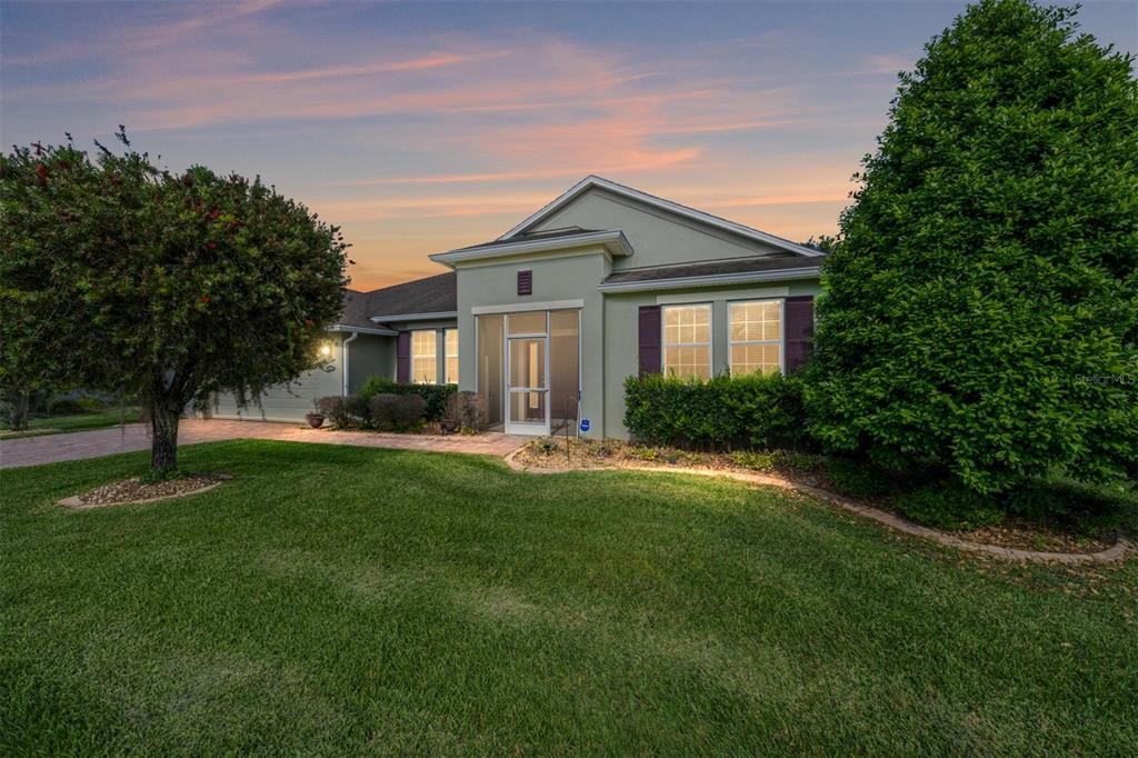 For Rent: $2,200 (4 beds, 2 baths, 2207 Square Feet)