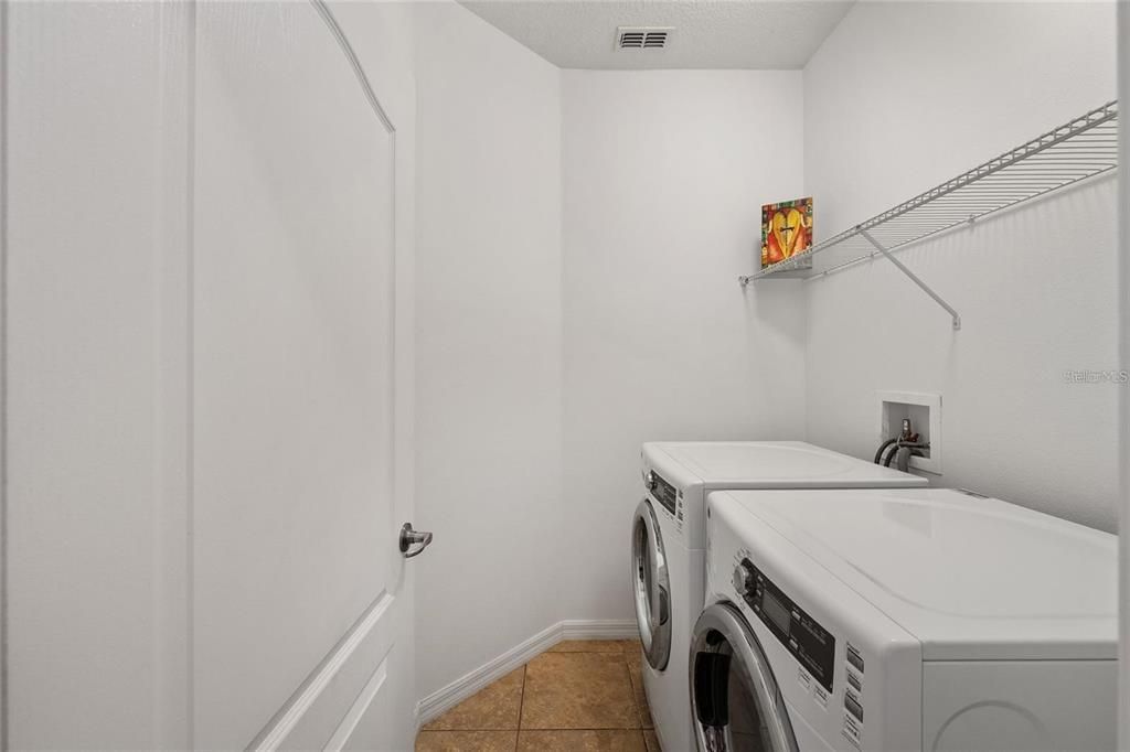 For Rent: $2,200 (4 beds, 2 baths, 2207 Square Feet)