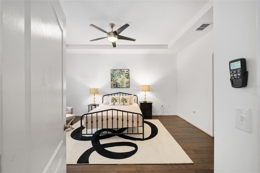 For Rent: $2,200 (4 beds, 2 baths, 2207 Square Feet)