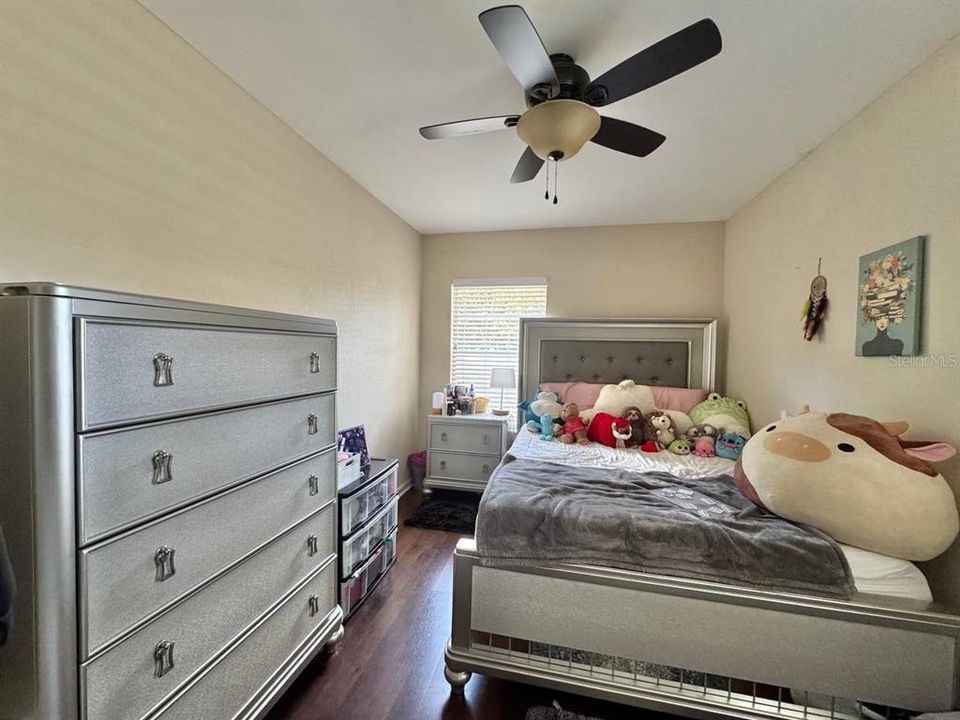 For Rent: $1,700 (2 beds, 1 baths, 884 Square Feet)