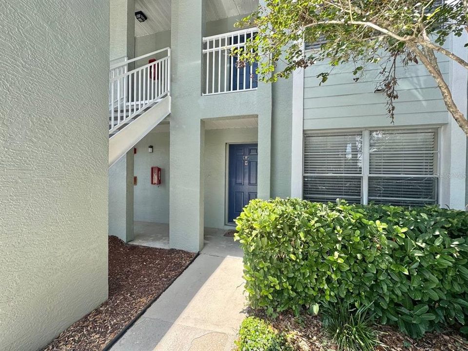 For Rent: $1,700 (2 beds, 1 baths, 884 Square Feet)