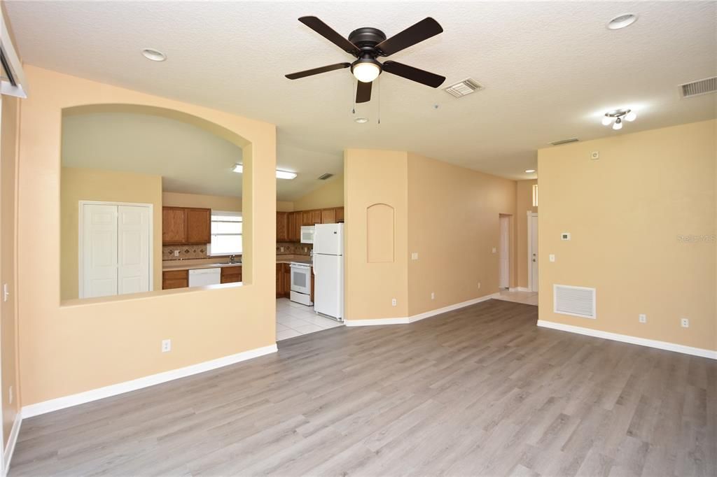 For Rent: $1,850 (3 beds, 2 baths, 1355 Square Feet)