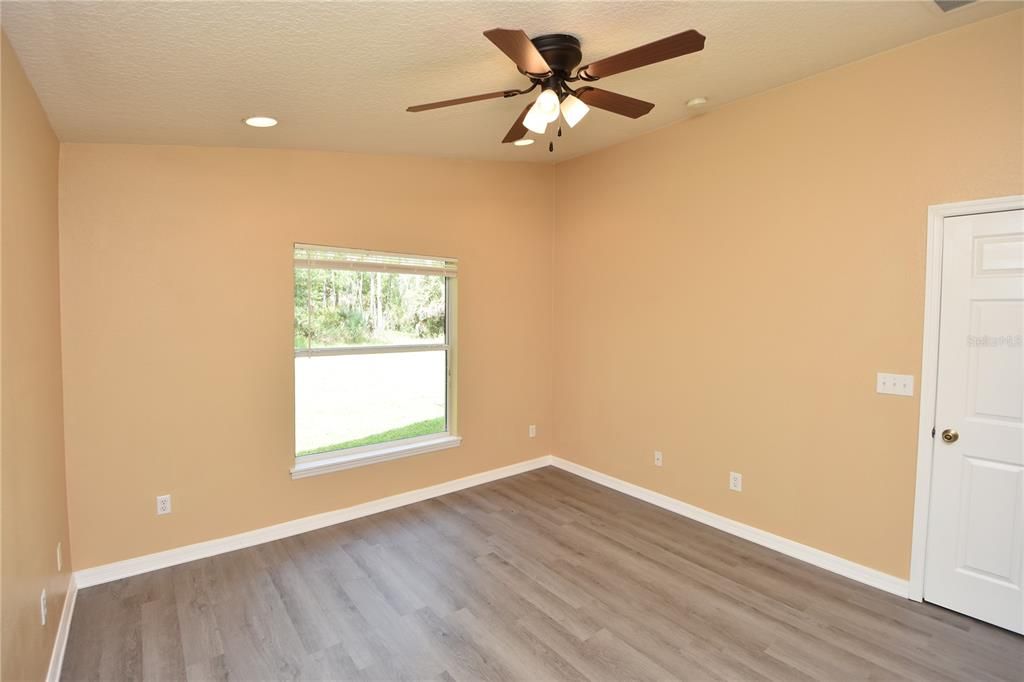 For Rent: $1,850 (3 beds, 2 baths, 1355 Square Feet)