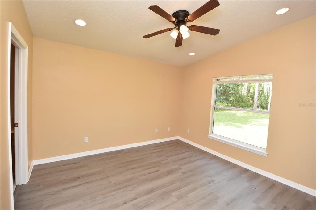 For Rent: $1,850 (3 beds, 2 baths, 1355 Square Feet)