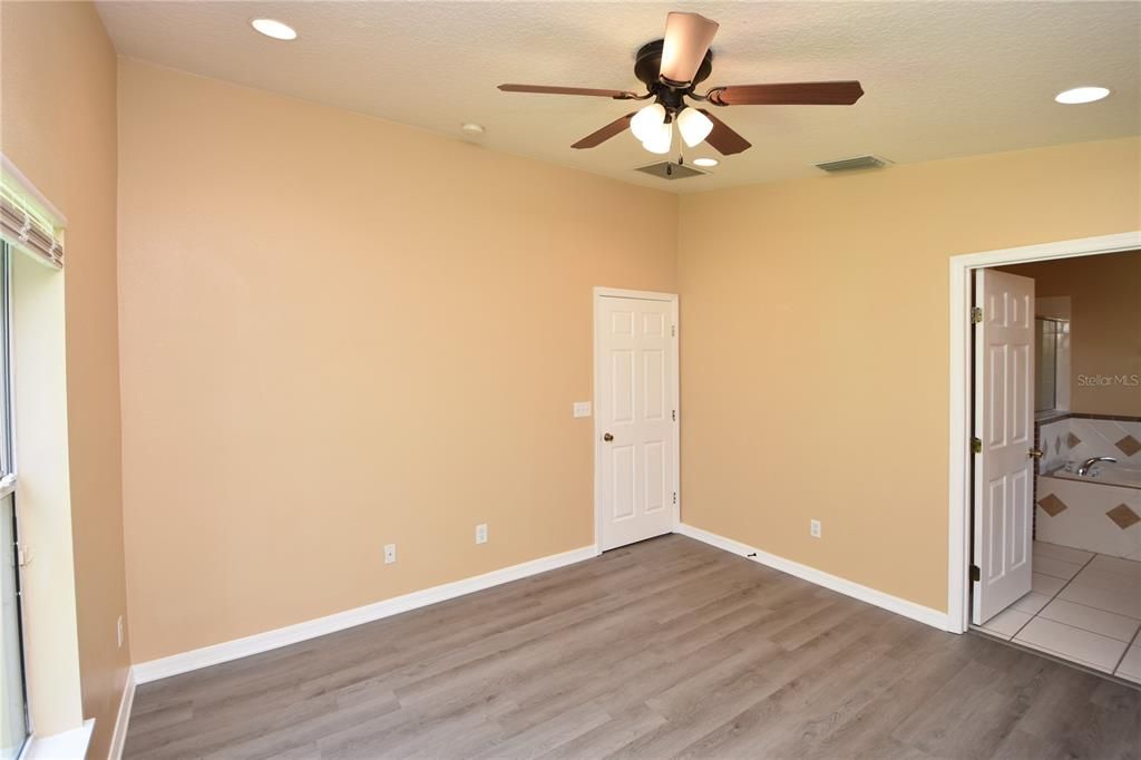 For Rent: $1,850 (3 beds, 2 baths, 1355 Square Feet)