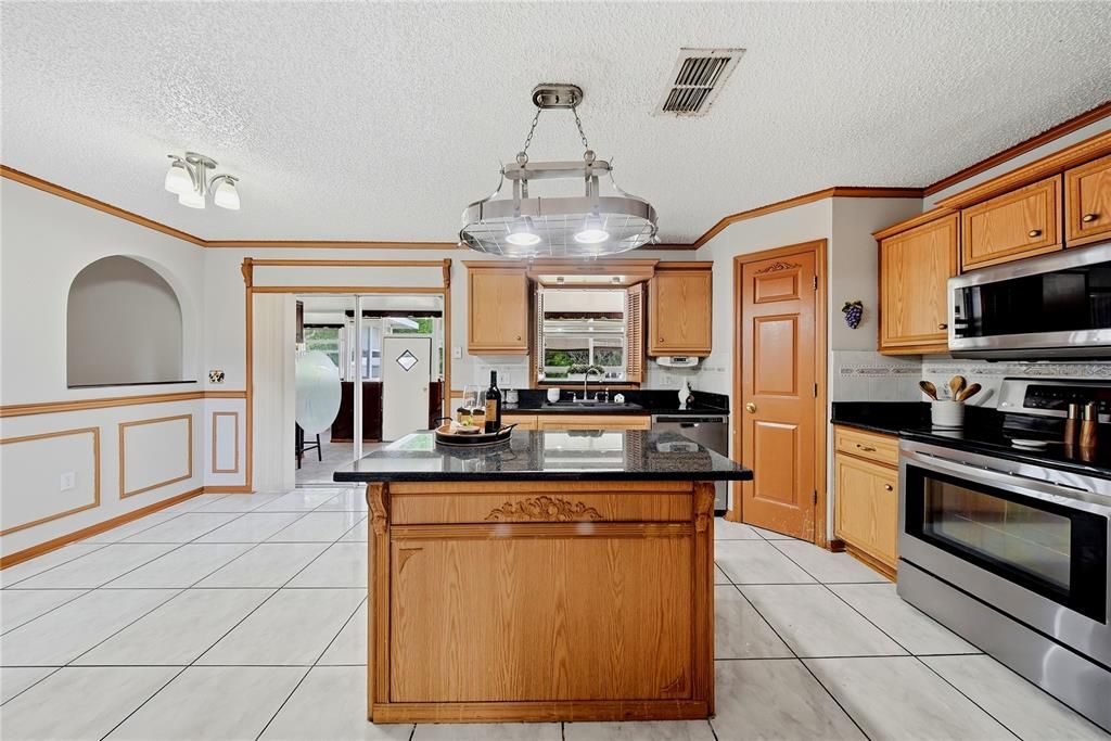 For Sale: $450,000 (4 beds, 2 baths, 2222 Square Feet)