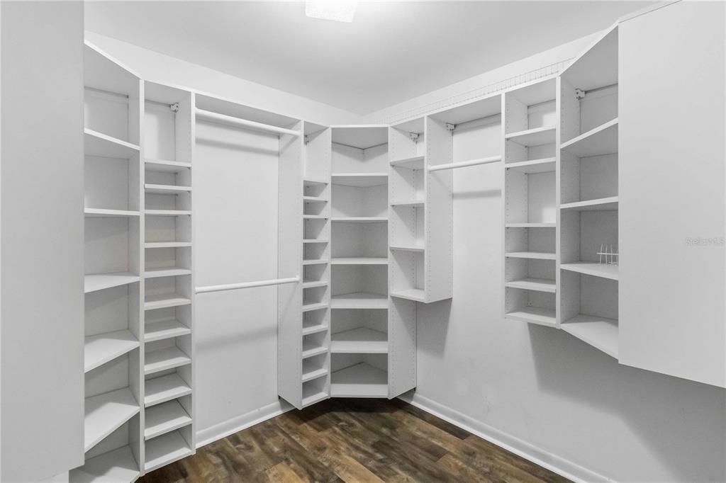 На продажу: $395,000 (4 спален, 2 ванн, 2241 Квадратных фут)