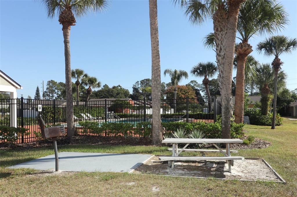 For Sale: $239,000 (2 beds, 2 baths, 934 Square Feet)