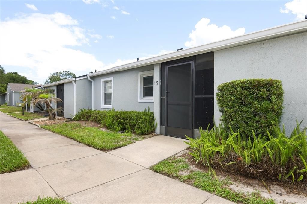 For Sale: $239,000 (2 beds, 2 baths, 934 Square Feet)