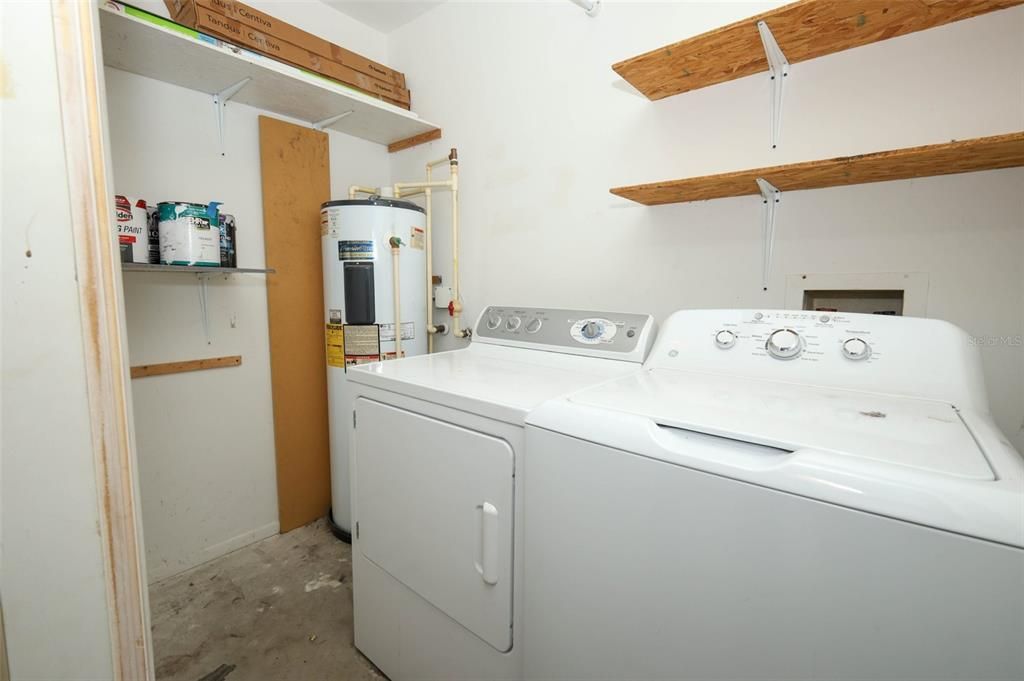 For Sale: $239,000 (2 beds, 2 baths, 934 Square Feet)