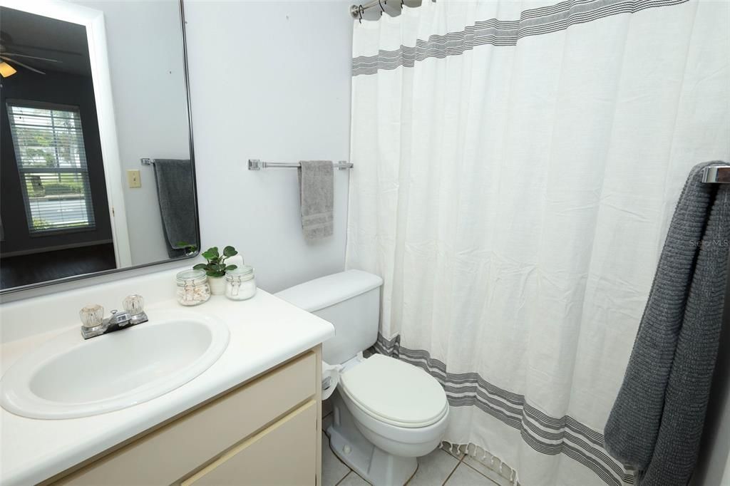 For Sale: $239,000 (2 beds, 2 baths, 934 Square Feet)