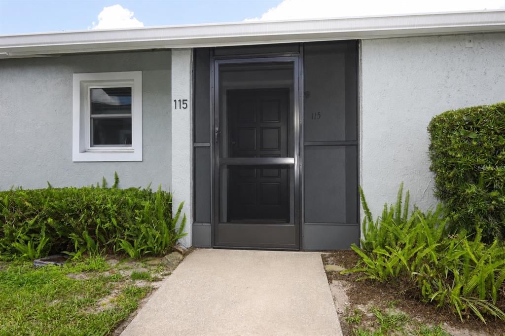 For Sale: $239,000 (2 beds, 2 baths, 934 Square Feet)