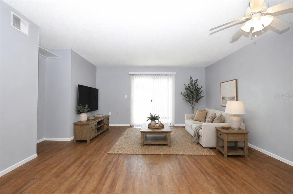For Sale: $239,000 (2 beds, 2 baths, 934 Square Feet)