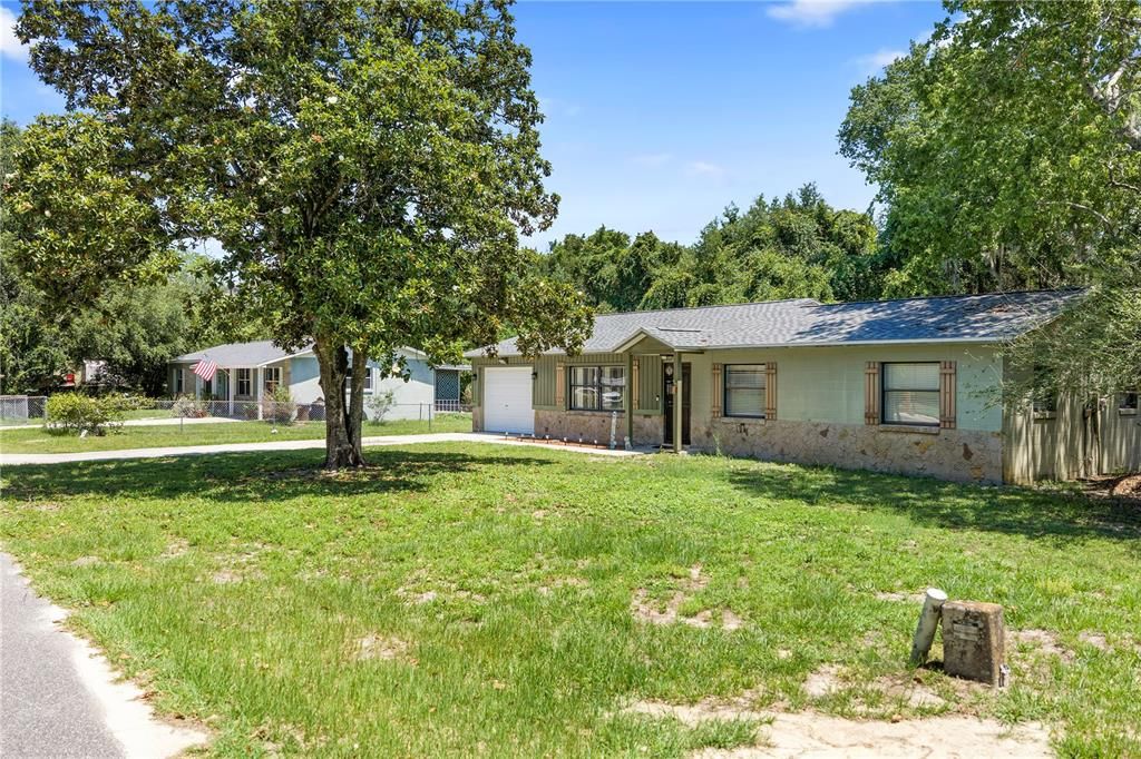 For Sale: $220,000 (3 beds, 2 baths, 1128 Square Feet)