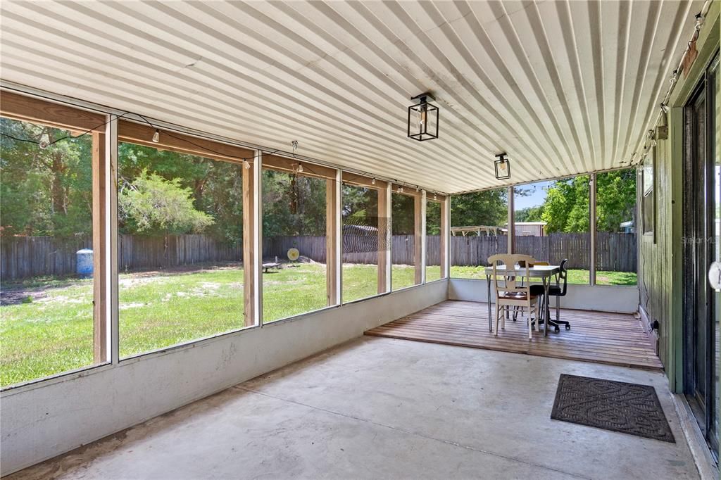For Sale: $220,000 (3 beds, 2 baths, 1128 Square Feet)