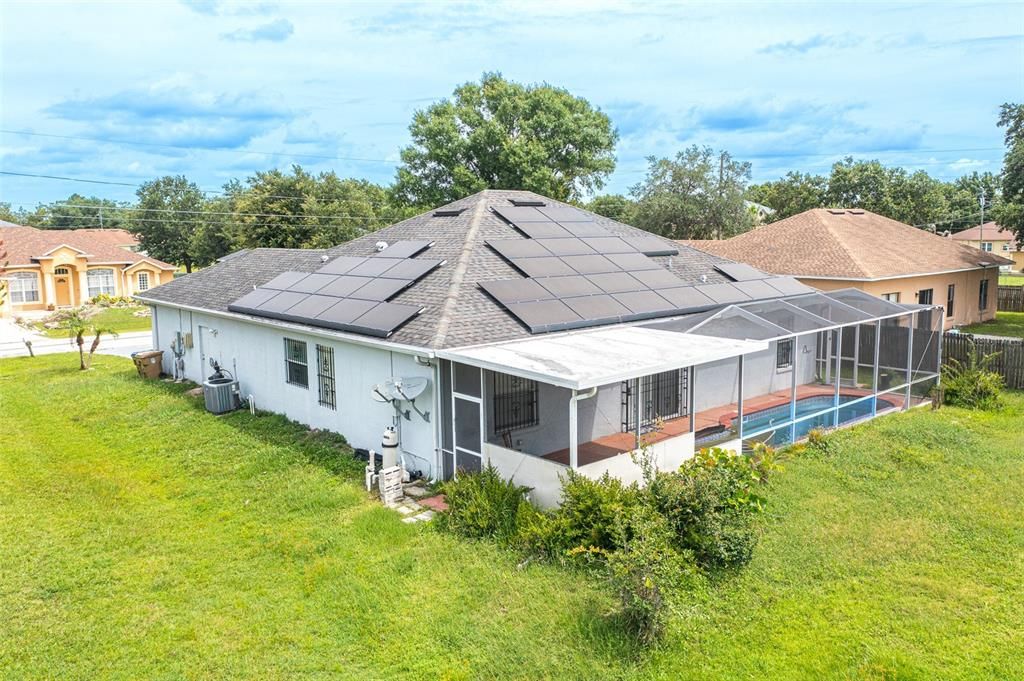Activo con contrato: $325,000 (4 camas, 3 baños, 2400 Pies cuadrados)