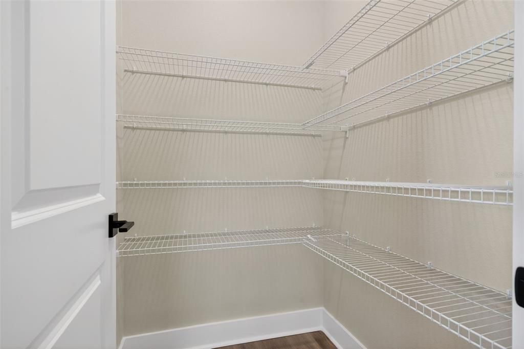 En Venta: $899,000 (4 camas, 3 baños, 2337 Pies cuadrados)