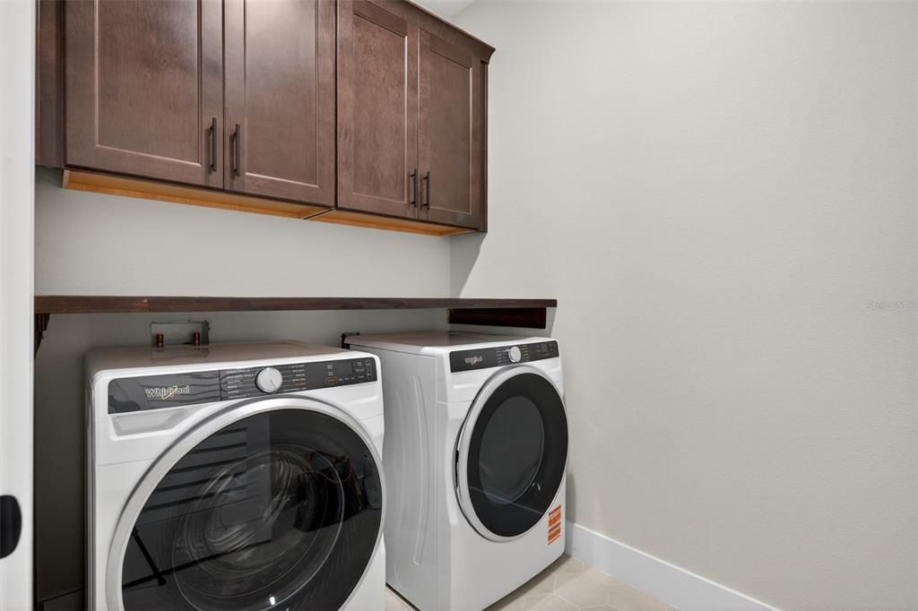 En Venta: $899,000 (4 camas, 3 baños, 2337 Pies cuadrados)