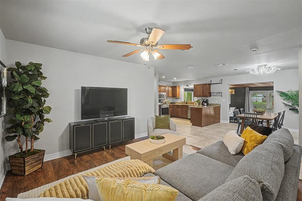 For Sale: $435,000 (3 beds, 2 baths, 1880 Square Feet)