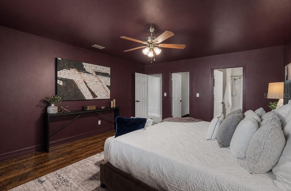 For Sale: $435,000 (3 beds, 2 baths, 1880 Square Feet)