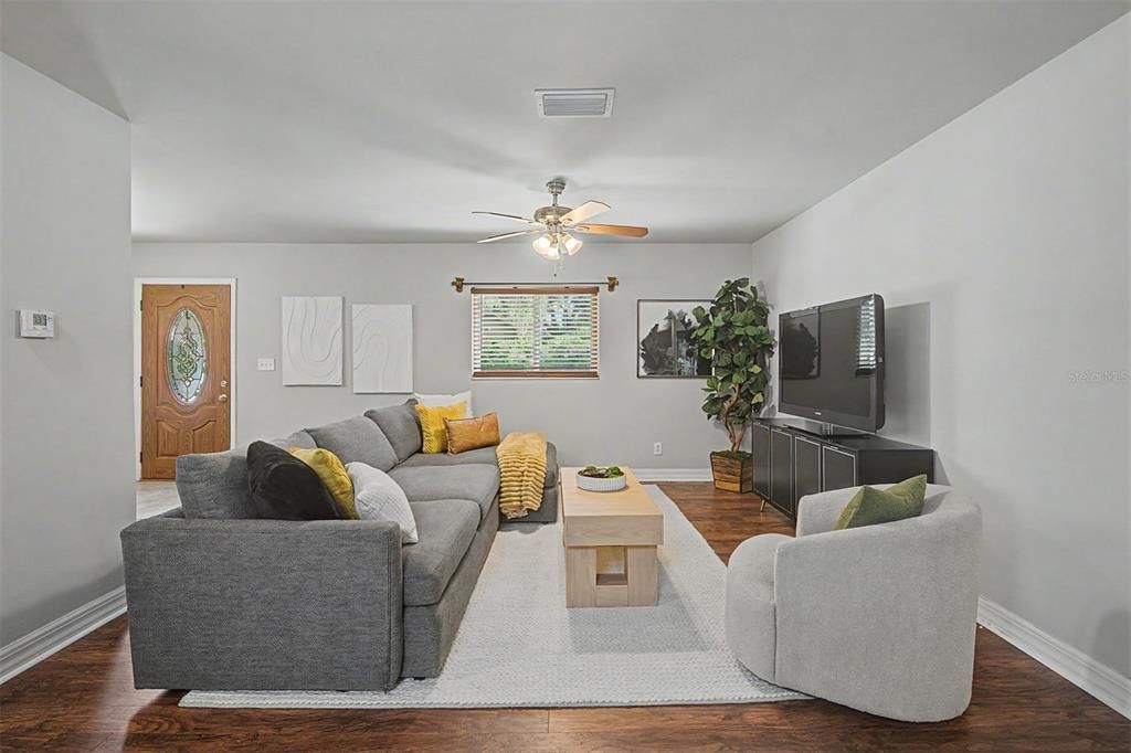For Sale: $435,000 (3 beds, 2 baths, 1880 Square Feet)