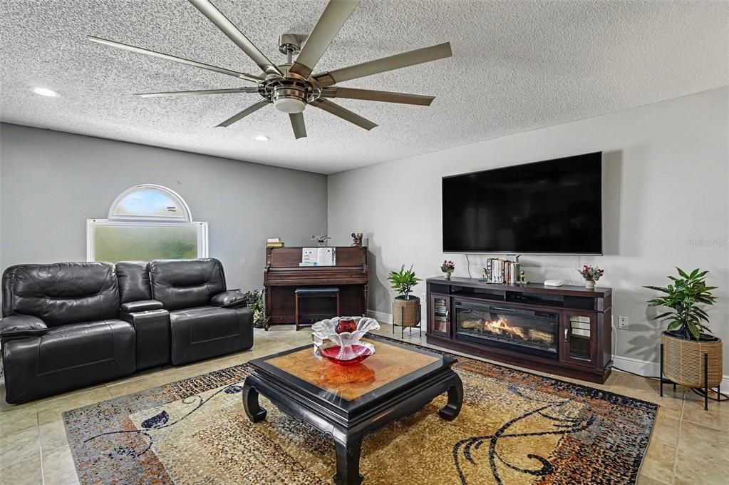 For Sale: $445,000 (4 beds, 3 baths, 3012 Square Feet)