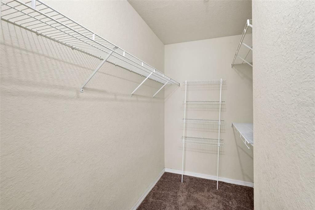 For Rent: $2,200 (1 beds, 1 baths, 884 Square Feet)
