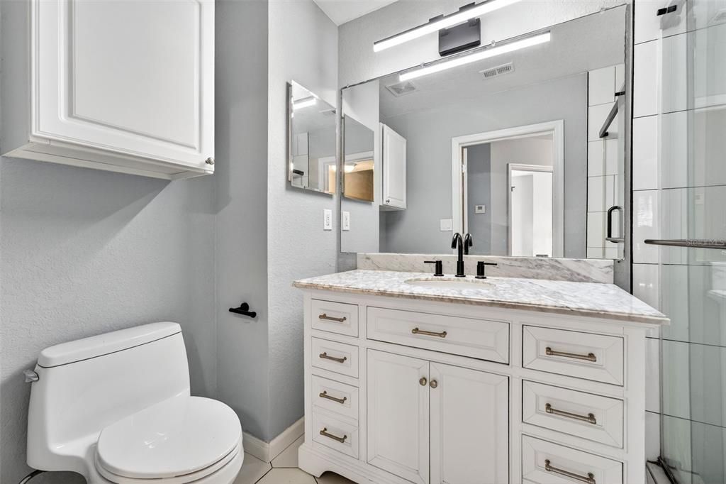 For Rent: $2,200 (1 beds, 1 baths, 884 Square Feet)
