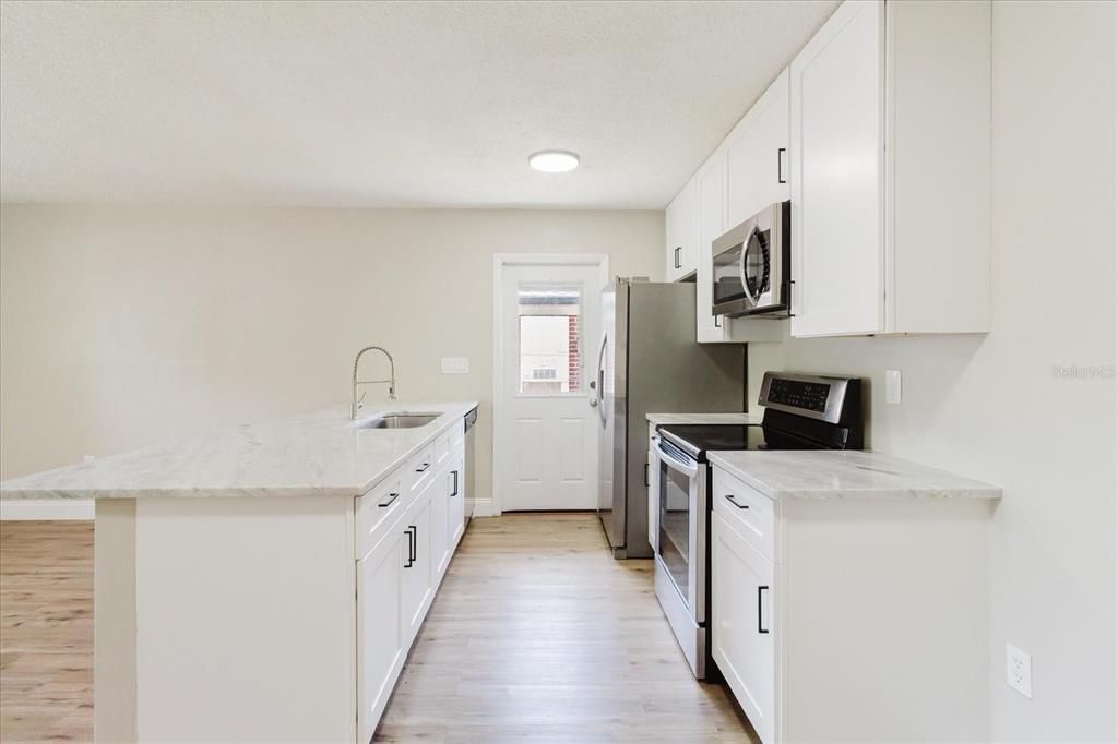 For Rent: $1,700 (3 beds, 2 baths, 2275 Square Feet)