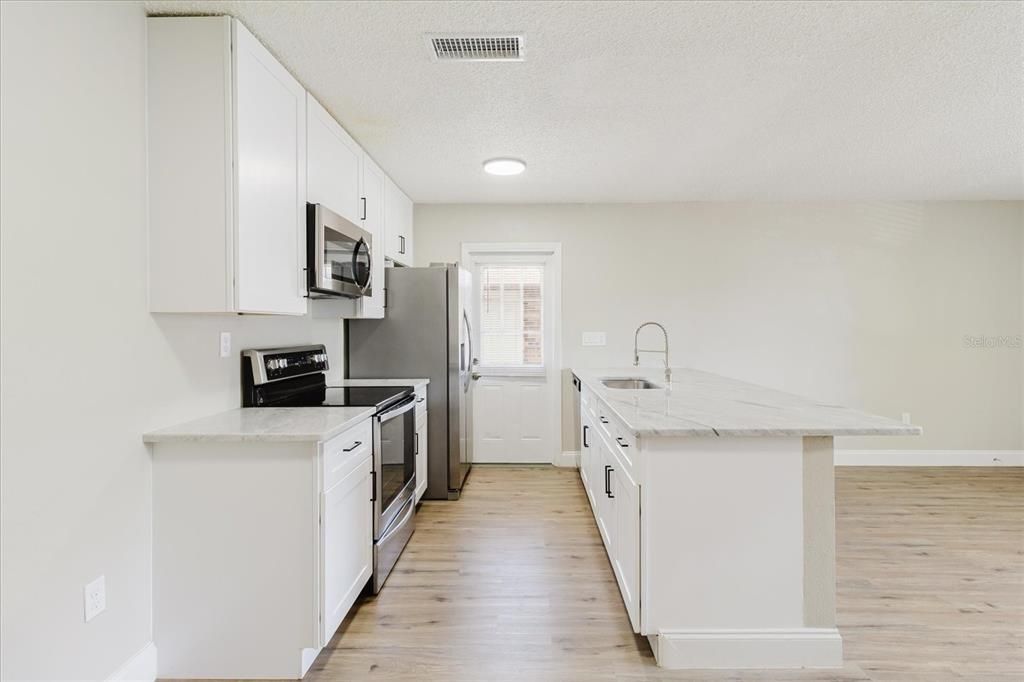 For Rent: $1,700 (3 beds, 2 baths, 2275 Square Feet)