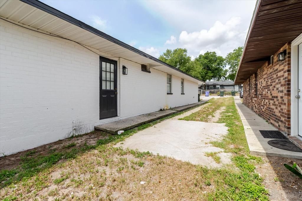 For Rent: $1,700 (3 beds, 2 baths, 2275 Square Feet)