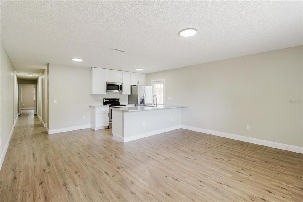 For Rent: $1,700 (3 beds, 2 baths, 2275 Square Feet)