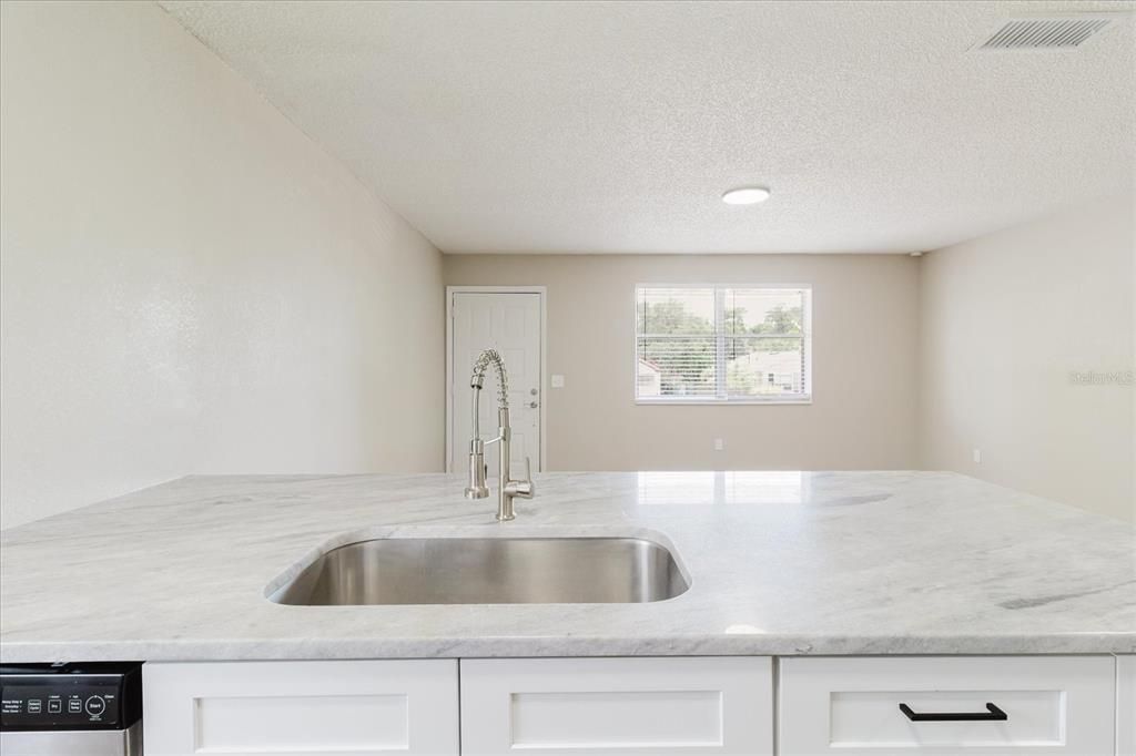 For Rent: $1,700 (3 beds, 2 baths, 2275 Square Feet)